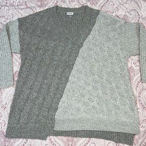 Gray v-neck Avenue sweater